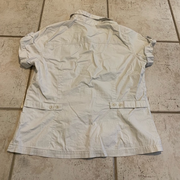 Reitmans Tan Button-Down Shirt with Pockets - Roll-Tab Sleeves - Size L/G - Picture 4 of 6